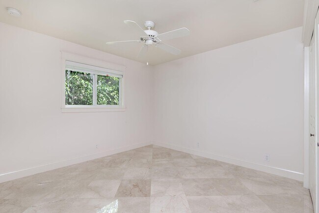 Building Photo - 210 Ellamar Rd