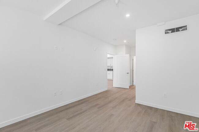 Building Photo - 1227 N Berendo St