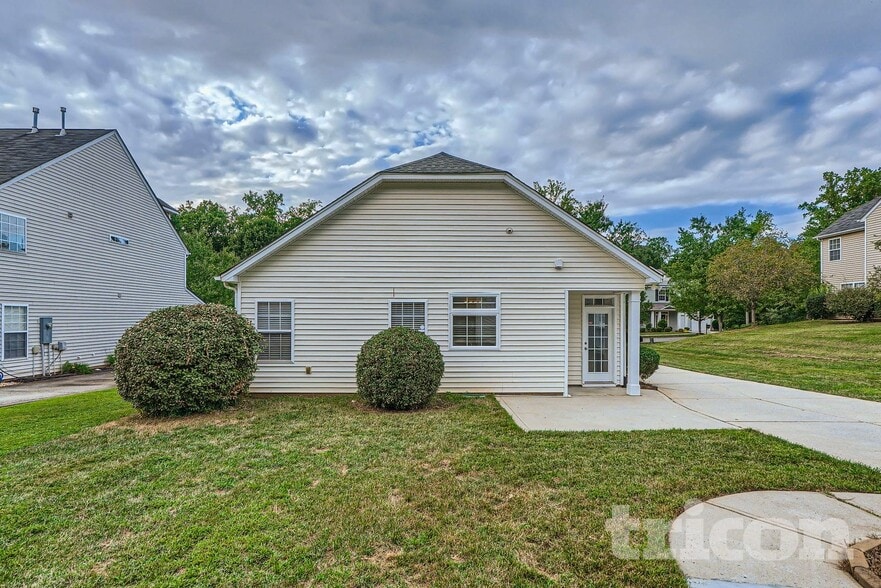 Building Photo - 18430 Train Station Dr