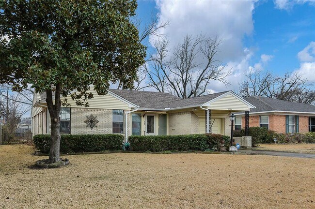 Building Photo - 2726 Crest Ridge Dr