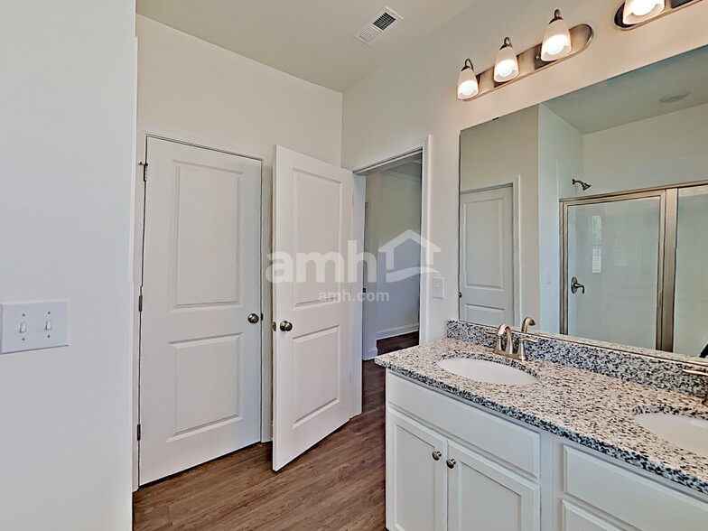Building Photo - 13009 Wishsong Ct