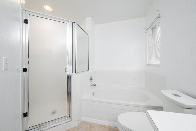 Building Photo - 10478 Sun Villa Blvd