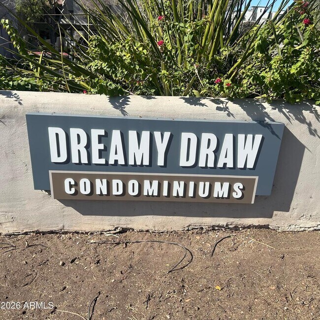 Building Photo - 7300 N Dreamy Draw Dr