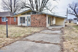 Building Photo - 321 Linden Ln