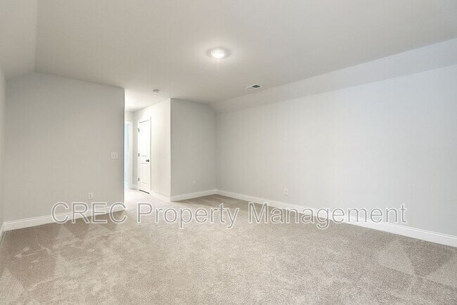 Building Photo - 166 Whaler Ave