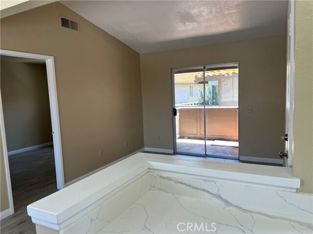 Building Photo - 3663 Country Oaks Loop