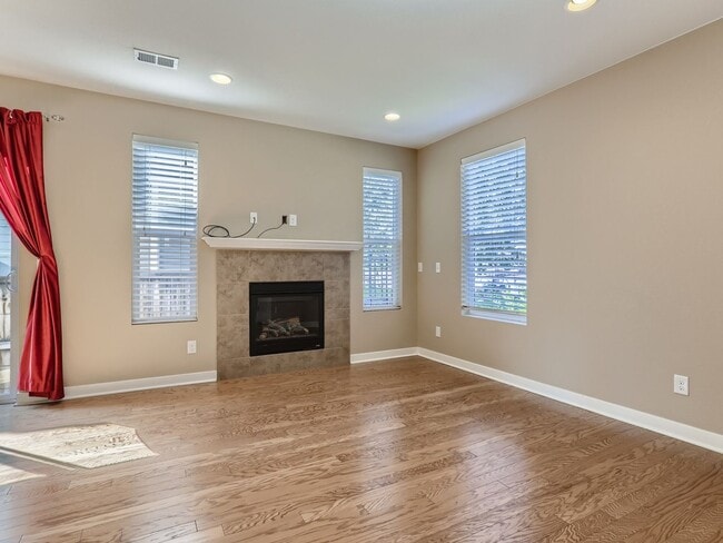 Building Photo - 10219 Tall Oaks Cir