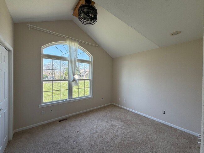 Building Photo - Available 04/01/2026....  MONTH TO MONTH TIL JUNE 2026