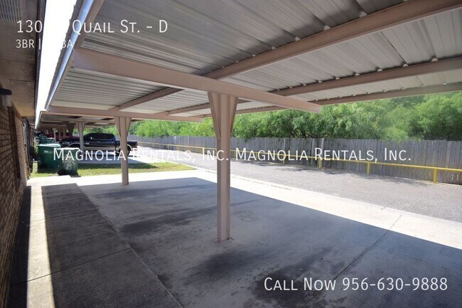 Building Photo - 1302 E Quail St