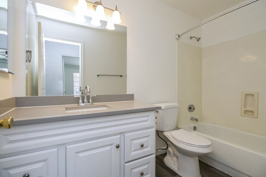 Building Photo - 1350 W Gary Dr