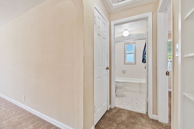 Building Photo - MOVE IN SPECIAL- Charming 2/1 Home w/ Partially Fenced Yard in St. Cloud