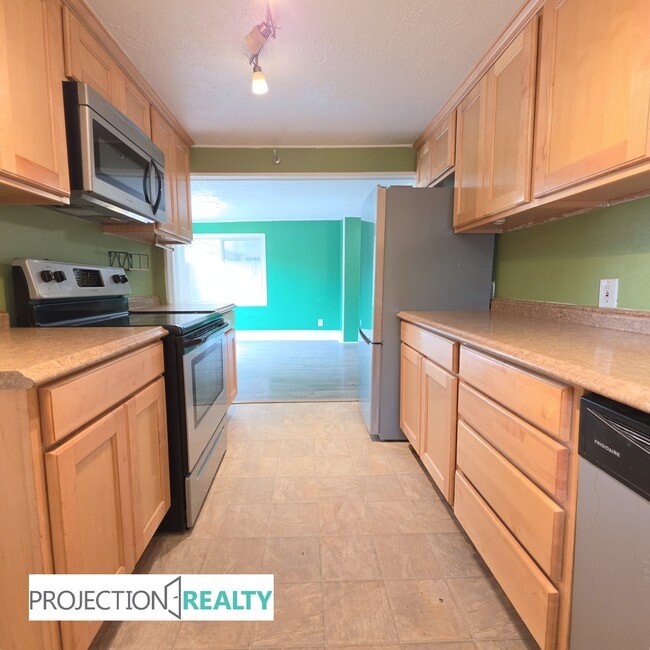 Building Photo - 4838 NE 99th Ave