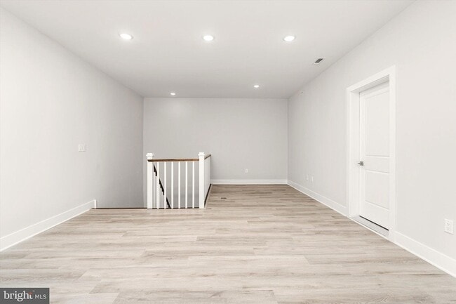 Building Photo - 4403 Thompson Dr