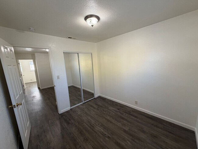 Building Photo - Now available 3 Bedroom | 2 bath home in t...