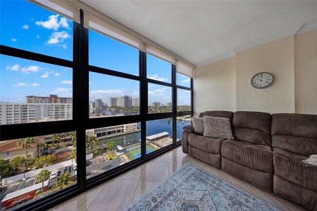 Building Photo - 2017 S Ocean Dr