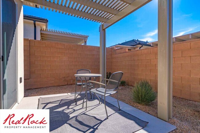 Building Photo - 2 Bedroom Fully Furnished Home In Sun River Community for 55 years and older with a firm 6 Month ...
