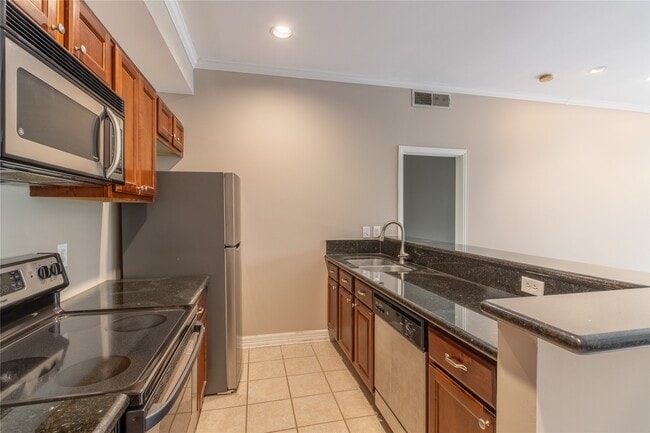Building Photo - 4515 Briar Hollow Pl