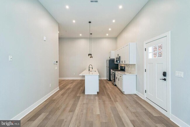 Building Photo - 1243 N 26th St