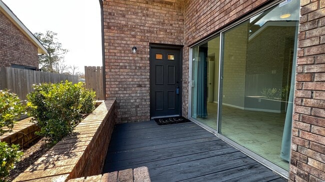 Building Photo - 16130 Seahorse Dr