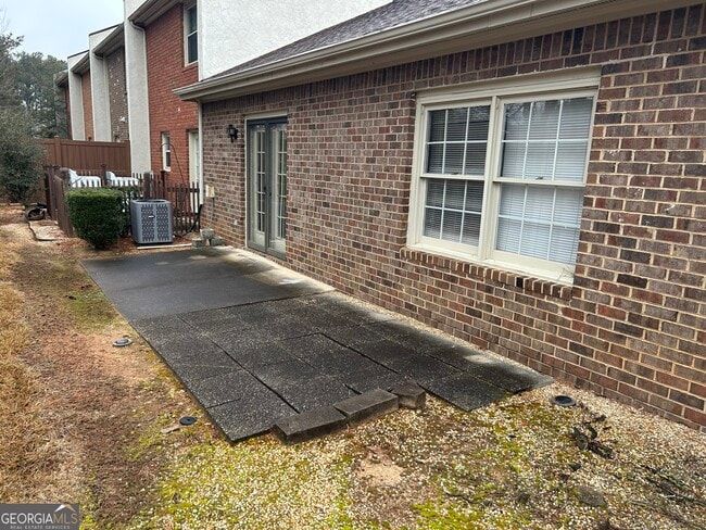 Building Photo - 250 Cleveland Rd