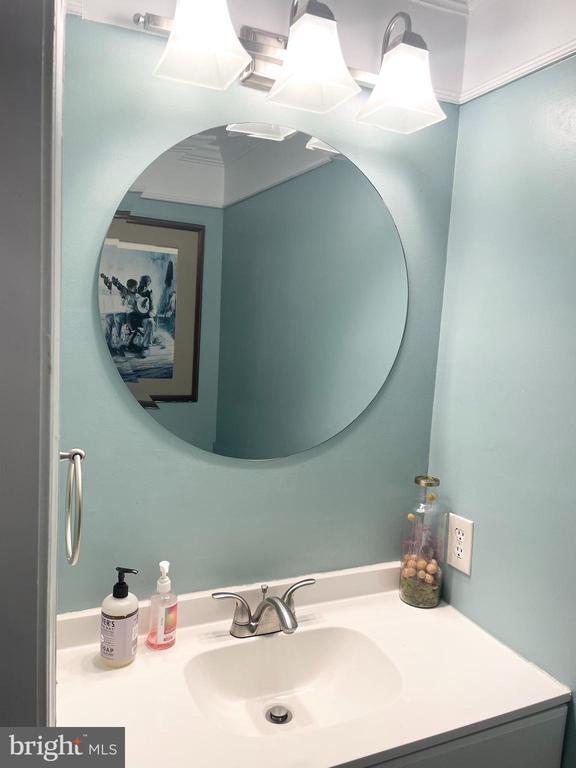 Building Photo - 15401 Empress Way