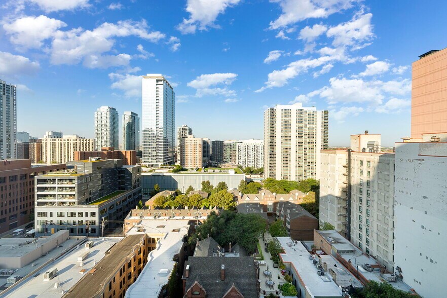 Building Photo - 1221 N Dearborn St
