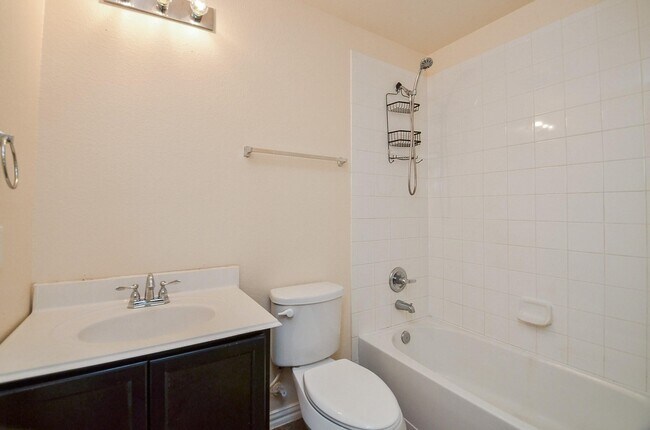 Building Photo - 2403 Summers Glen Ct