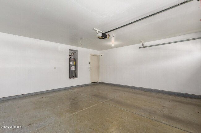 Building Photo - 881 E Appaloosa Rd