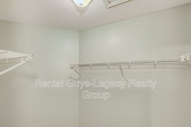 Building Photo - 3861 Karissa Ann Pl E