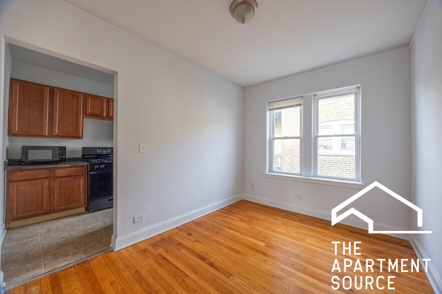 Building Photo - 2004 W Jarvis Ave