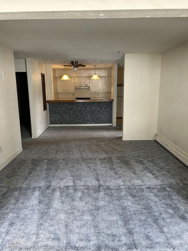Building Photo - 2 Bed / 1 Bath – Terrace Gardens Condominiums