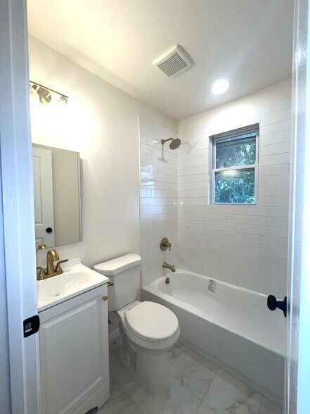 Bathroom - 1200 Yale Ave