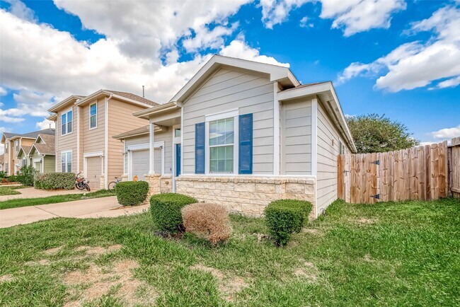 Building Photo - 3979 Mossy Spring Ln