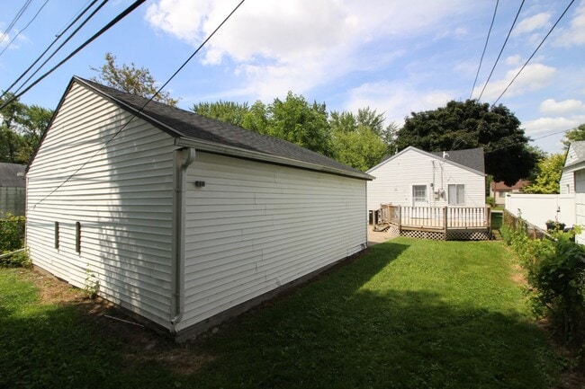Building Photo - 5847 Weddel St