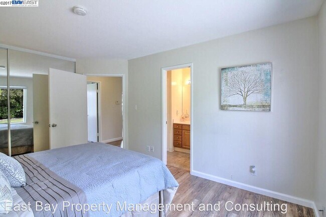 Building Photo - 4 br, 2 bath House - 4945 Windermere Dr.