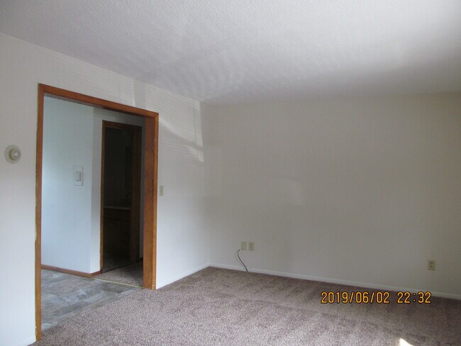 Building Photo - 665 Ash St
