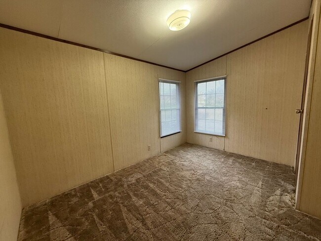 Building Photo - 3 Bedroom 2 Bathroom Home in Greene County...