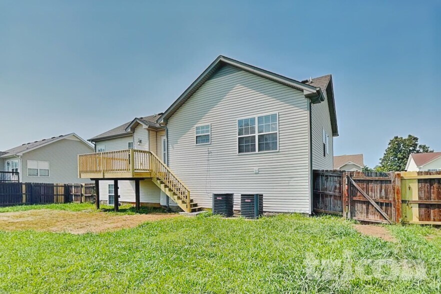 Building Photo - 1612 Broad Cir