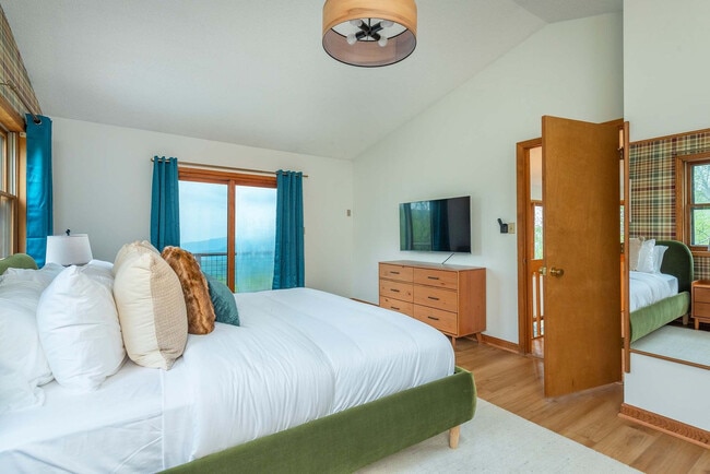 Building Photo - 36 Randall Dr