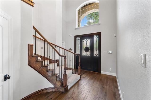 Building Photo - 621 Somerset Dr