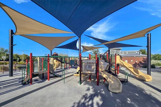 Building Photo - SUMMERLIN SOUTH