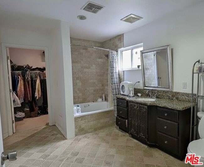 Building Photo - 2317 S Harcourt Ave