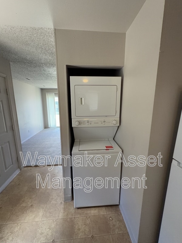 Building Photo - 1161 Mazatlan Cir