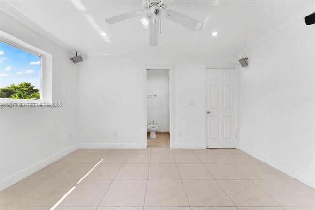 Building Photo - 3250 SW 72nd Ct