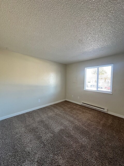 Building Photo - 2-Bedroom Upstairs Corner Unit; 1-Bath