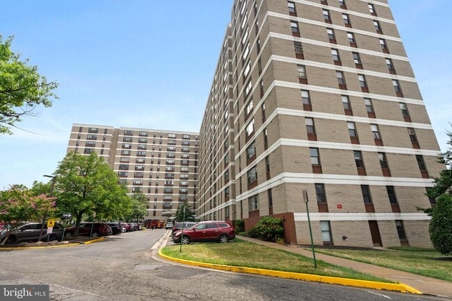 Building Photo - 4600 Duke St