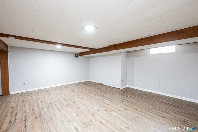 Building Photo - 109 Kings Hwy