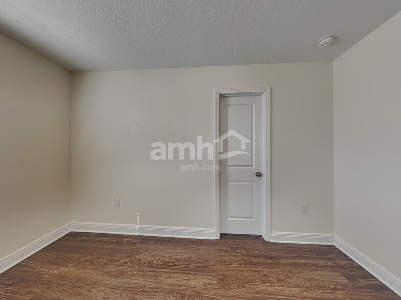 Building Photo - 7916 Stumble Journey Ln