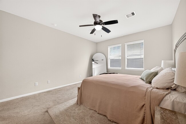 Building Photo - 6503 Wilshire Fern