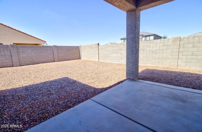 Building Photo - 43833 Yucca Ln
